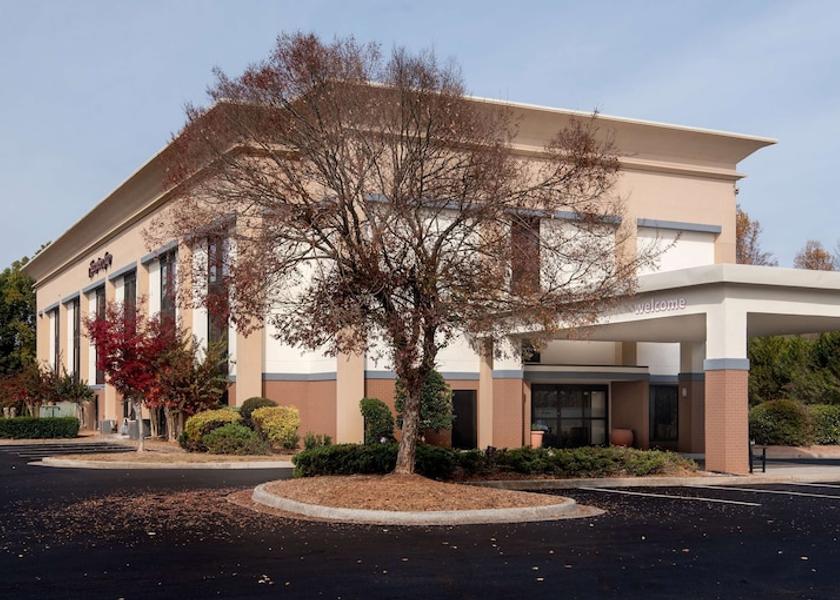 Georgia Commerce Exterior Detail