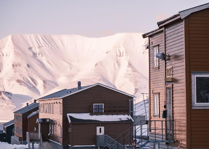  Longyearbyen Exterior Detail