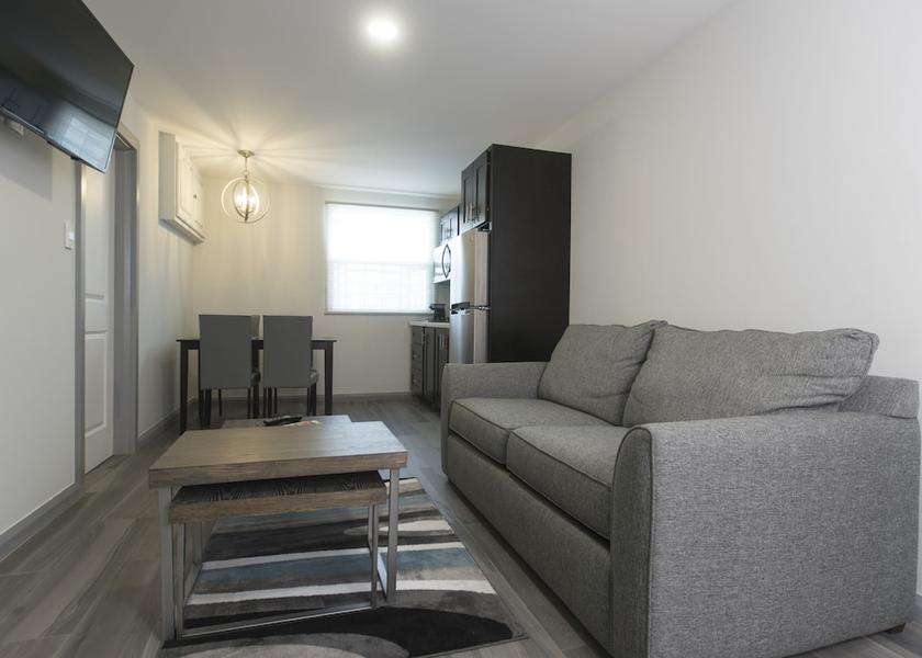  Georgetown Living Area