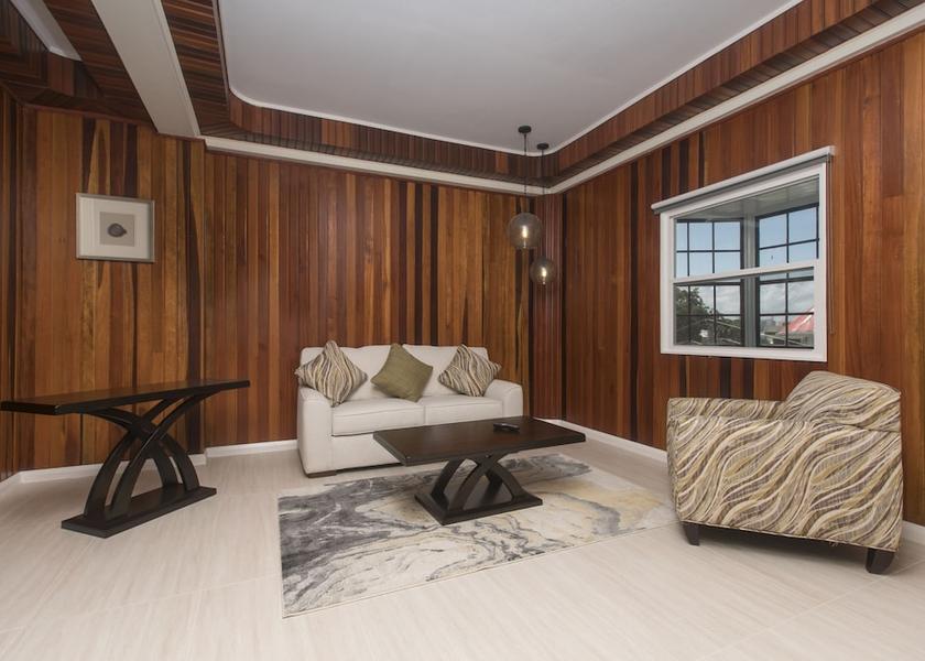  Georgetown Living Area