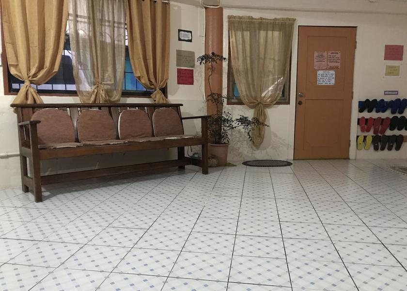 Koror Koror Living area
