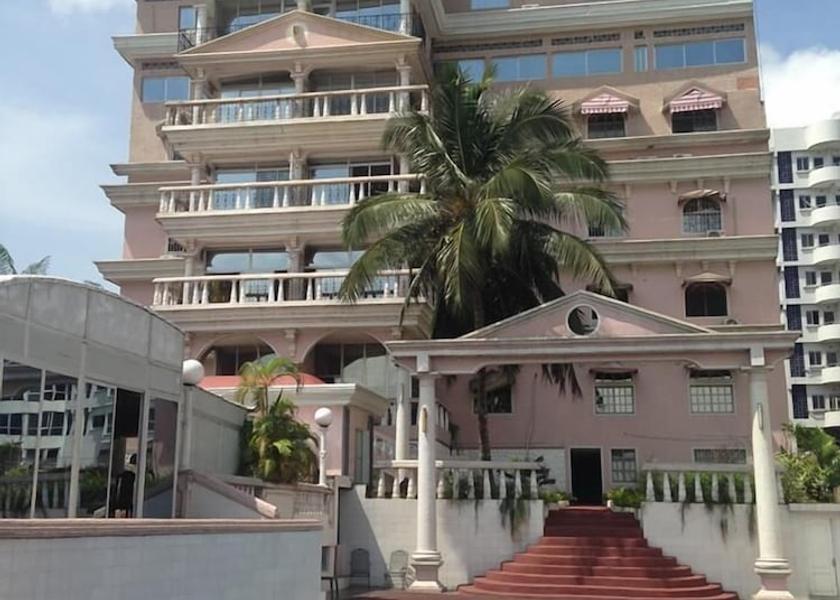 Abidjan Abidjan Front of property