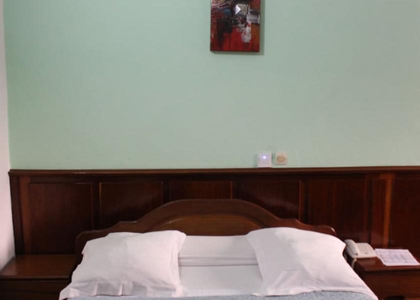  Douala Room