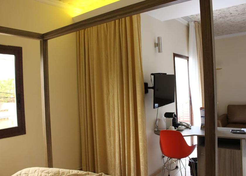  Douala Room