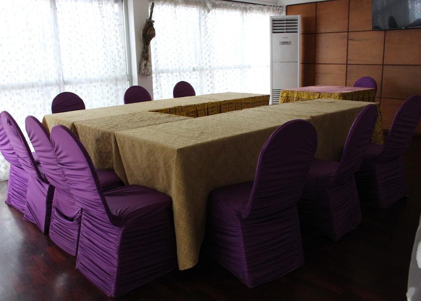  Douala Meeting Room