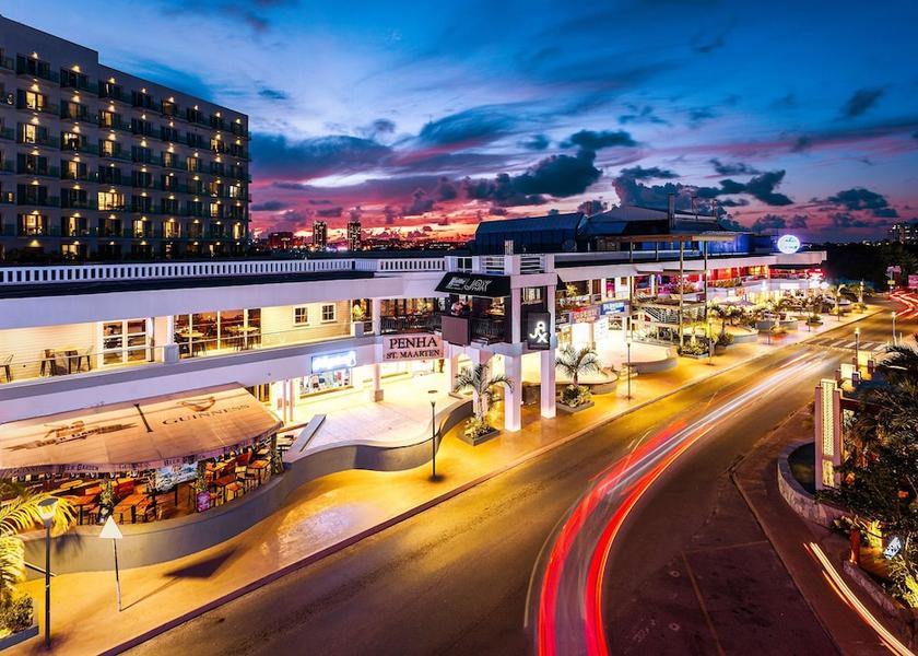  Lowlands Exterior Detail