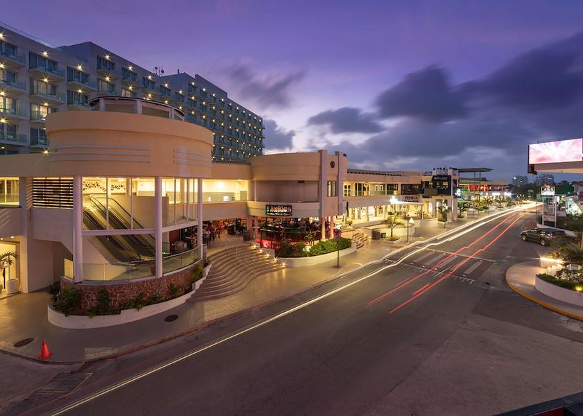  Lowlands Exterior Detail