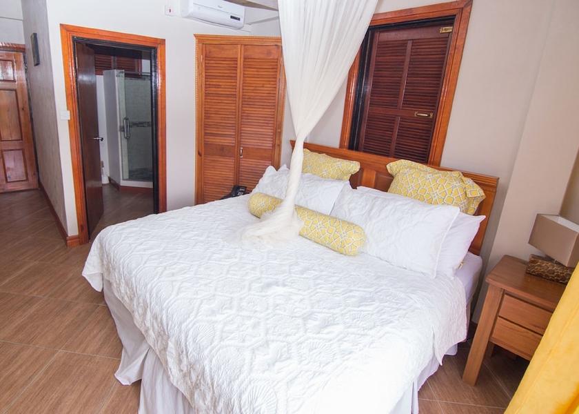  Soufriere Room
