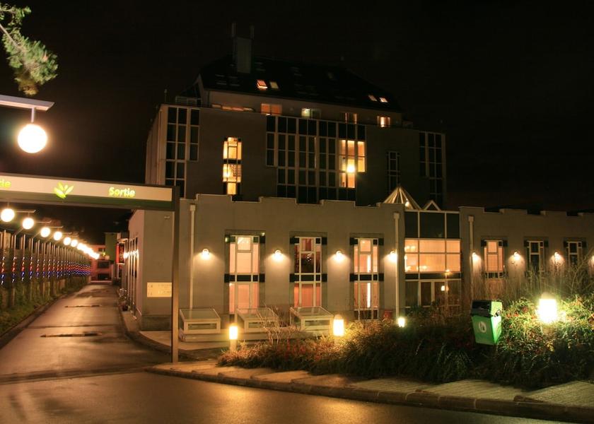 Canton Luxembourg Strassen Facade