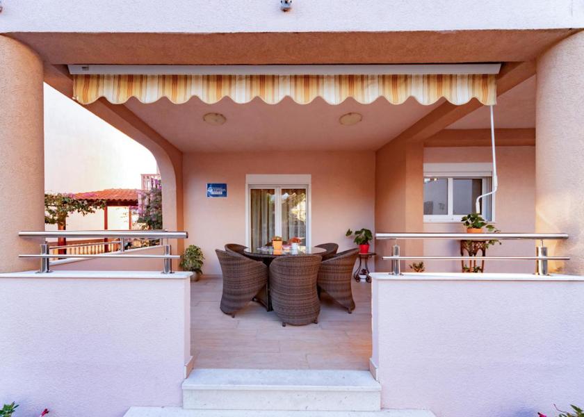 Bar Municipality Bar Balcony/terrace