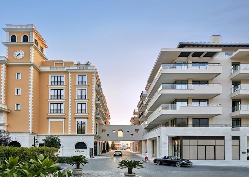  Tivat Exterior Detail