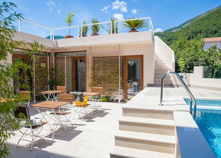  Bijela Exterior Detail