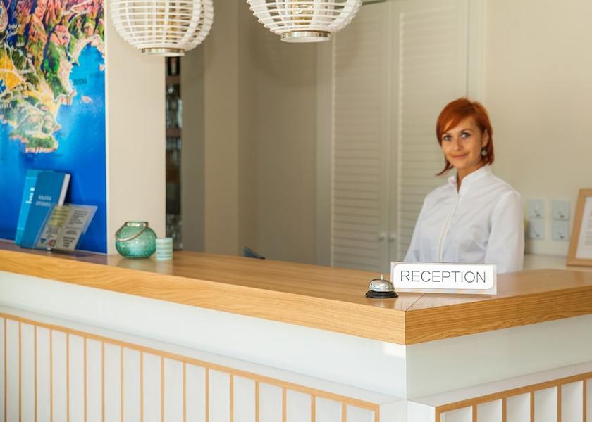  Bijela Reception