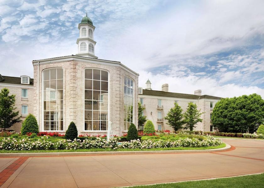 Missouri Frontenac Exterior Detail