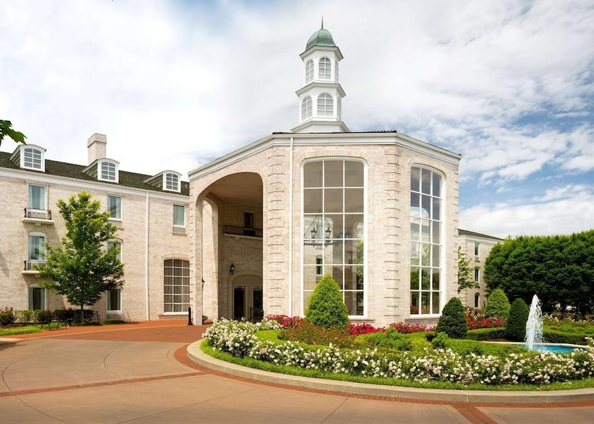 Missouri Frontenac Exterior Detail