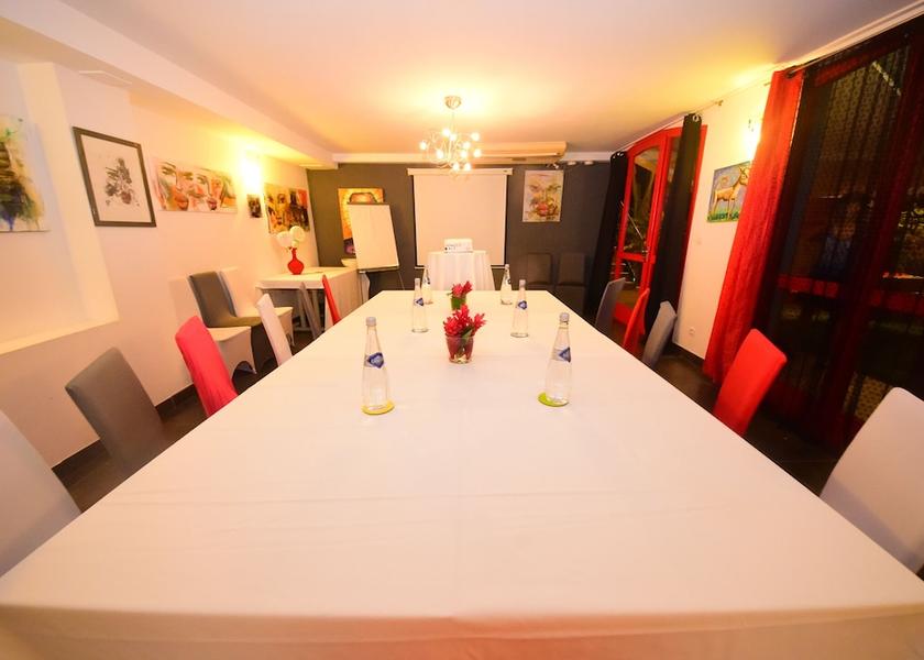 Meeting facility
