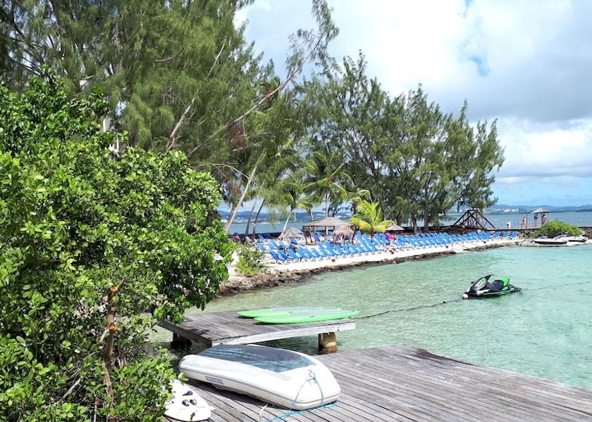  Trois-Ilets Sports Bar