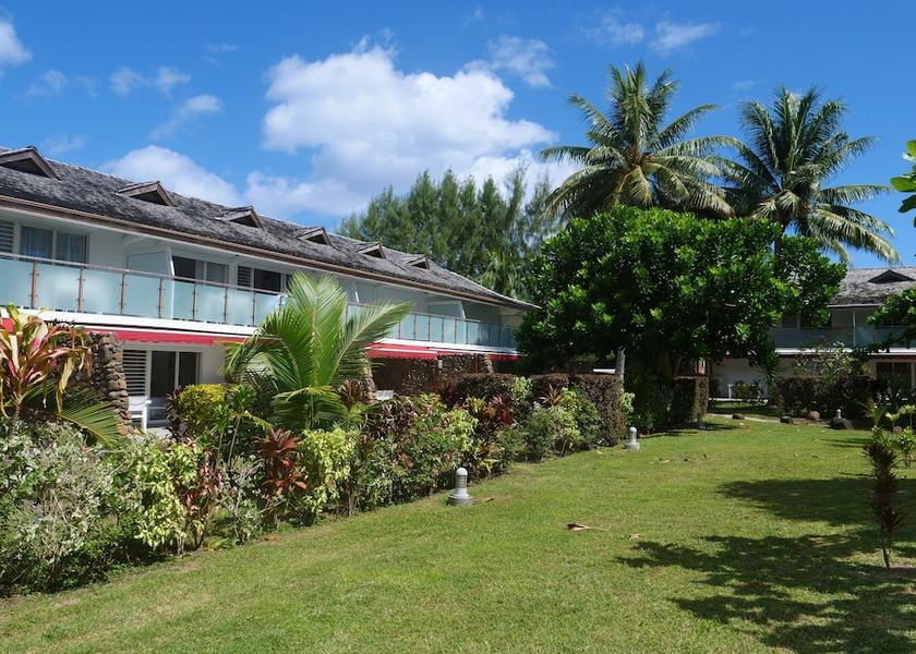  Moorea Exterior Detail