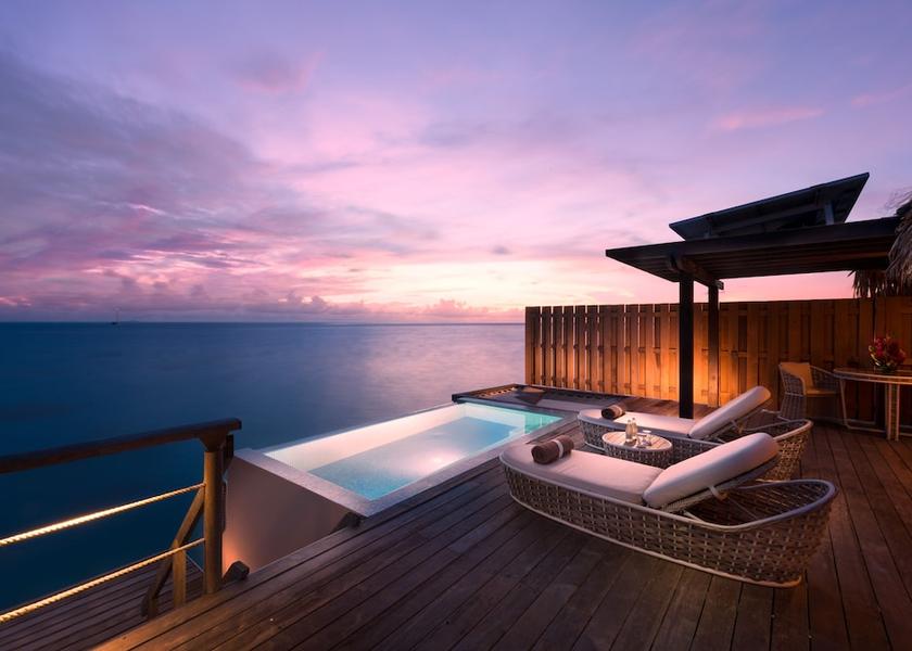  Bora Bora Exterior Detail