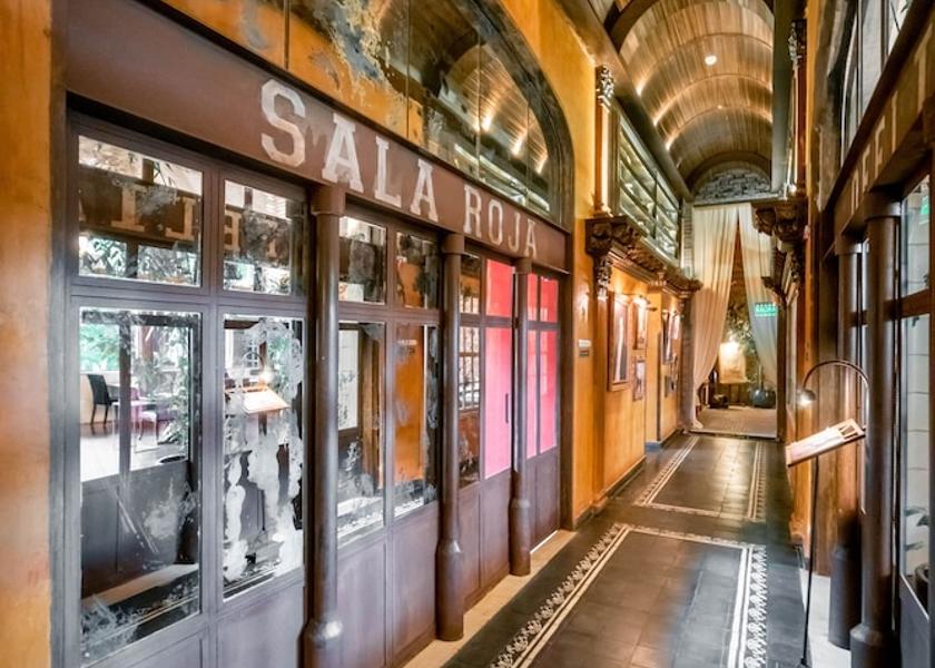  Asuncion Meeting Room