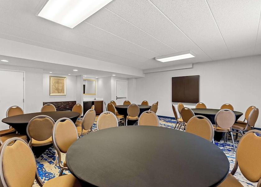 Illinois Naperville Meeting facility