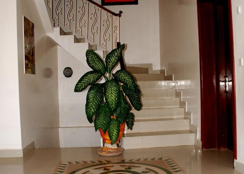  Dakar Lobby