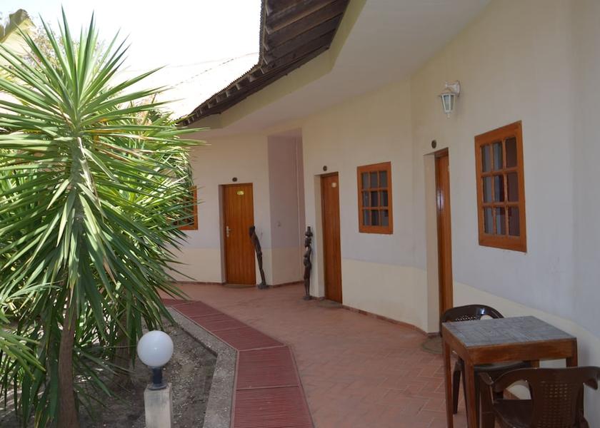  Ziguinchor Exterior Detail
