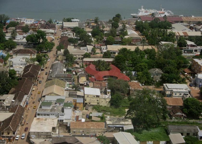  Ziguinchor Exterior Detail