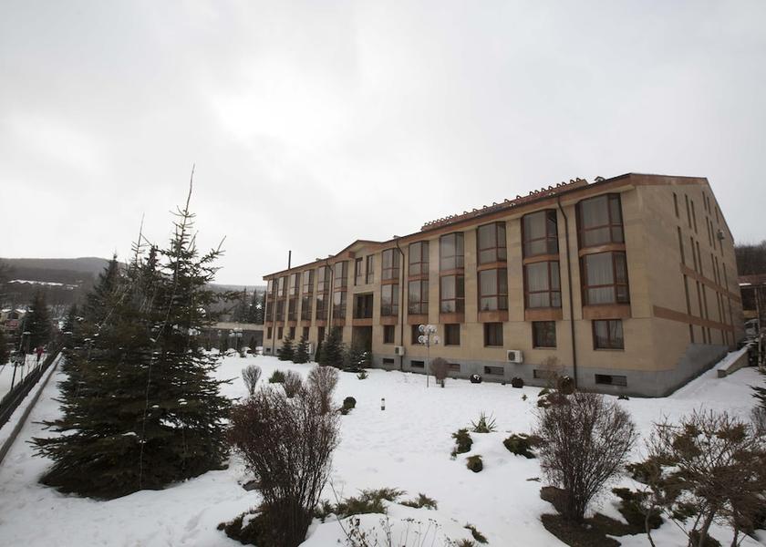  Tsaghkadzor Facade