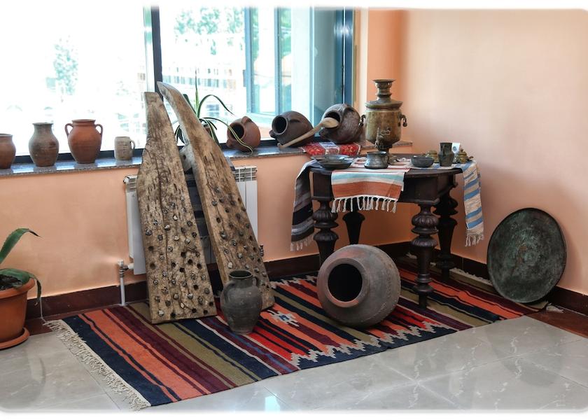  Goris Interior Entrance