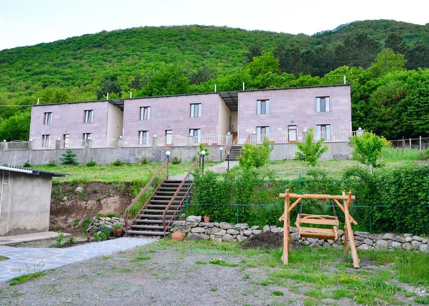  Goris Exterior Detail