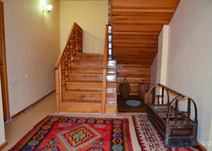  Goris Interior Entrance