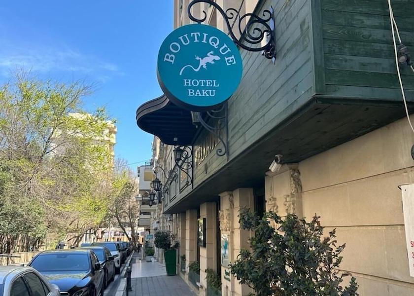  Baku Front of property