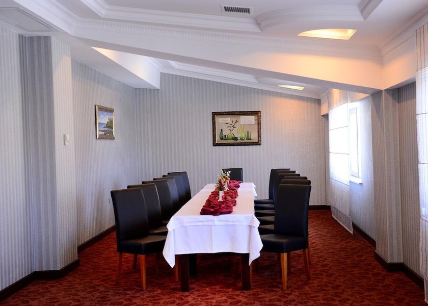  Baku Meeting Room