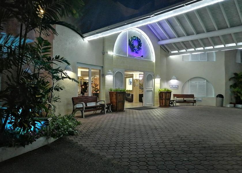  Maxwell Entrance