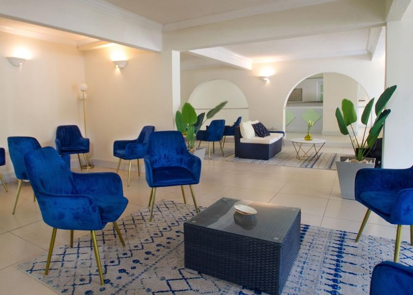  Maxwell Lobby