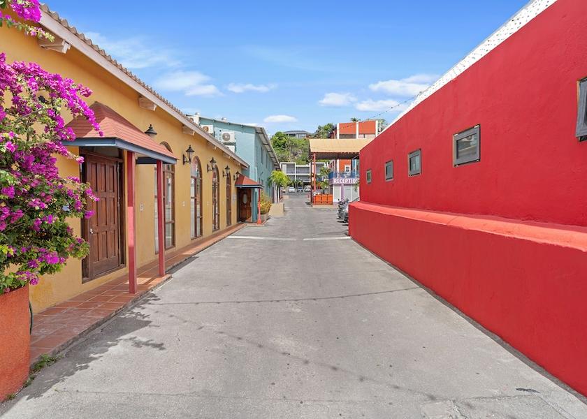  Willemstad Exterior Detail