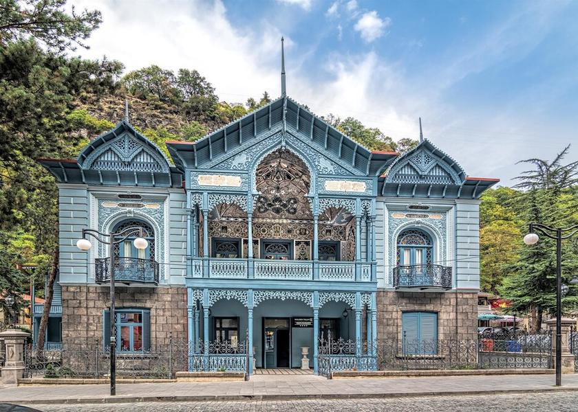  Borjomi Exterior Detail