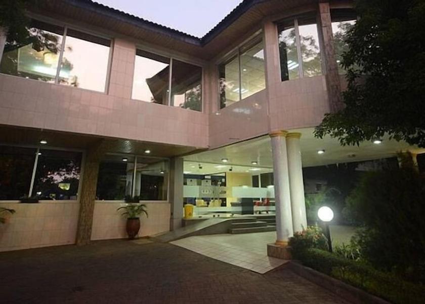  Accra Front of property