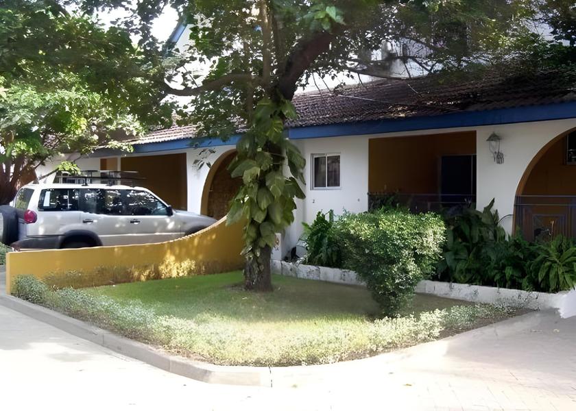  Accra Hotel Exterior