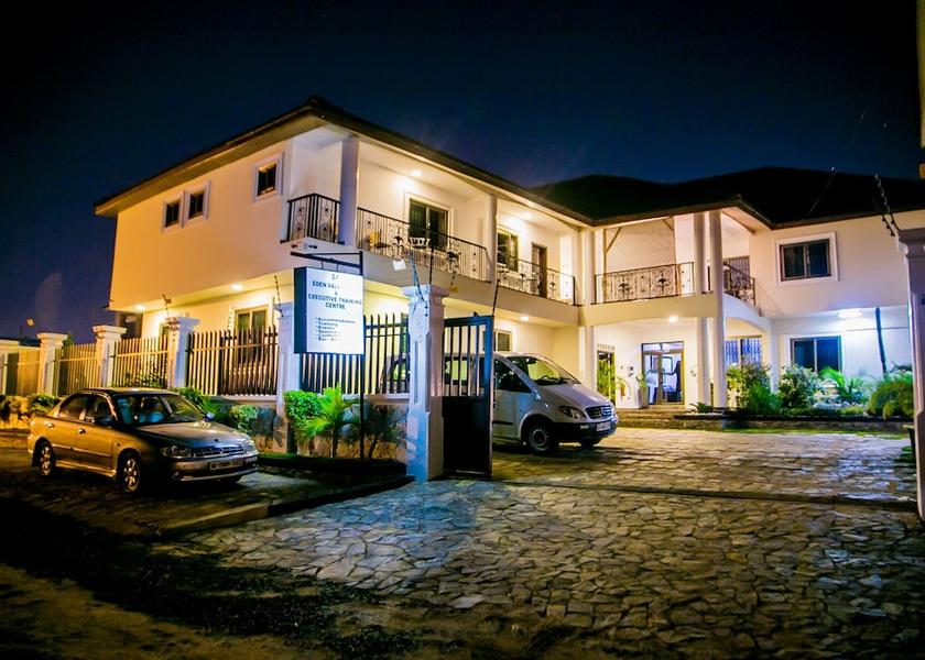  Accra Exterior Detail