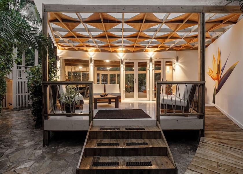 Islas de la Bahia Roatan Reception