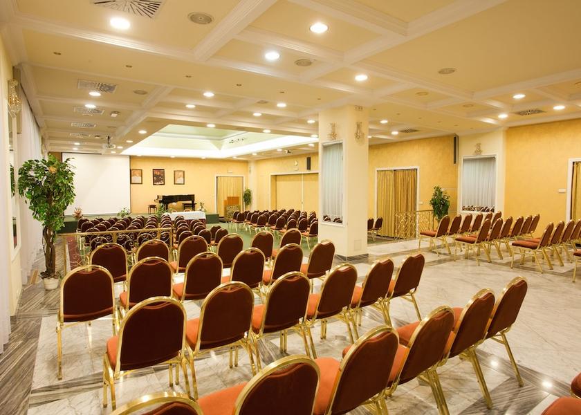 Győr-Moson-Sopron Sopron Meeting facility