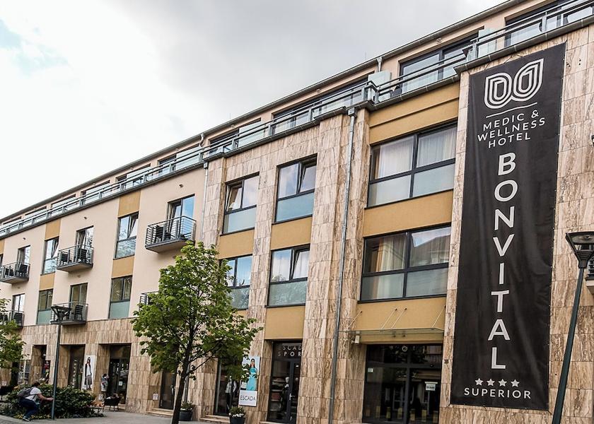  Heviz Exterior Detail