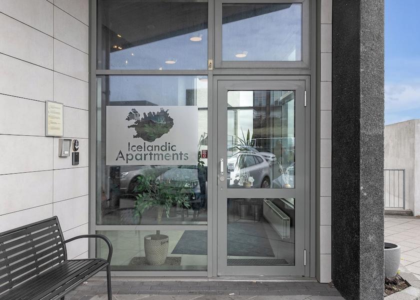 Capital Region Kópavogur Property entrance