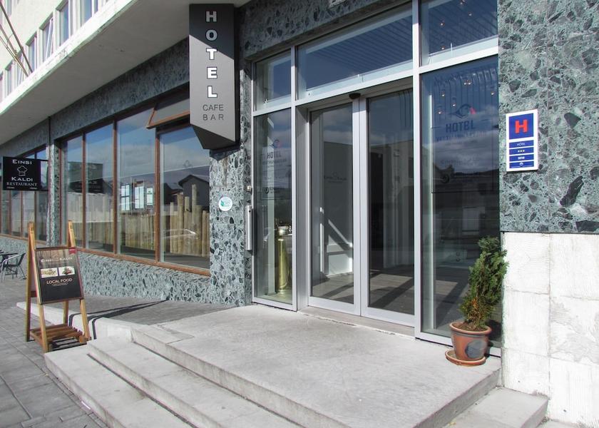  Vestmannaeyjar Entrance