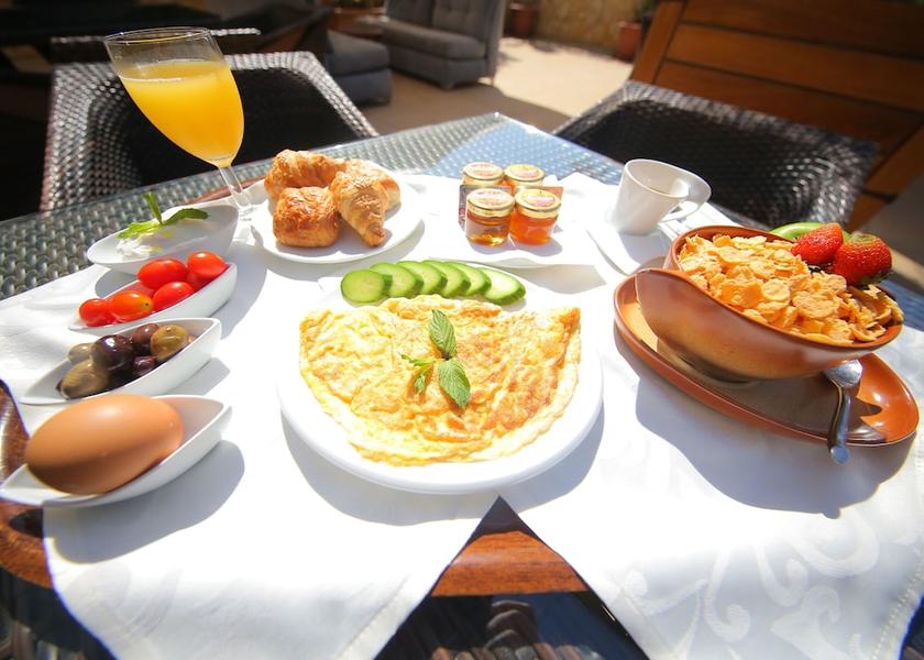 Breakfast meal