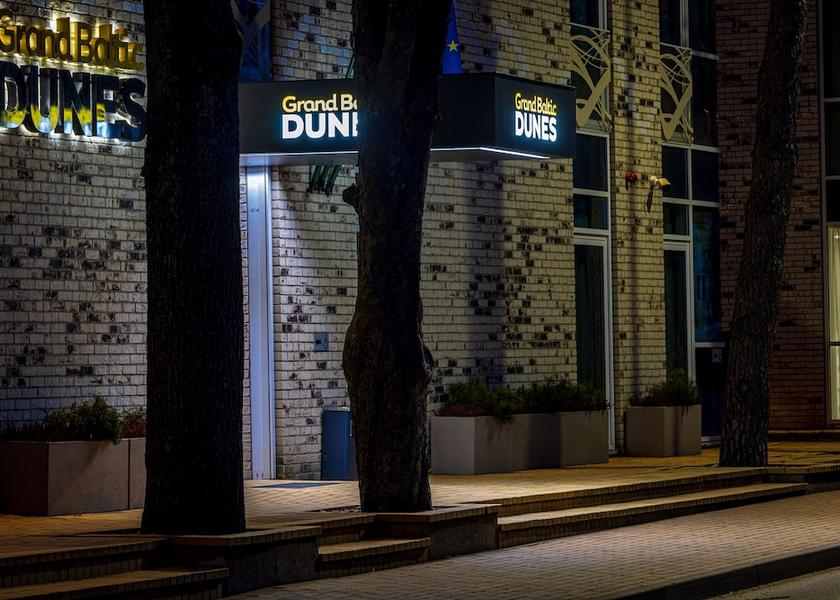  Palanga Exterior Detail