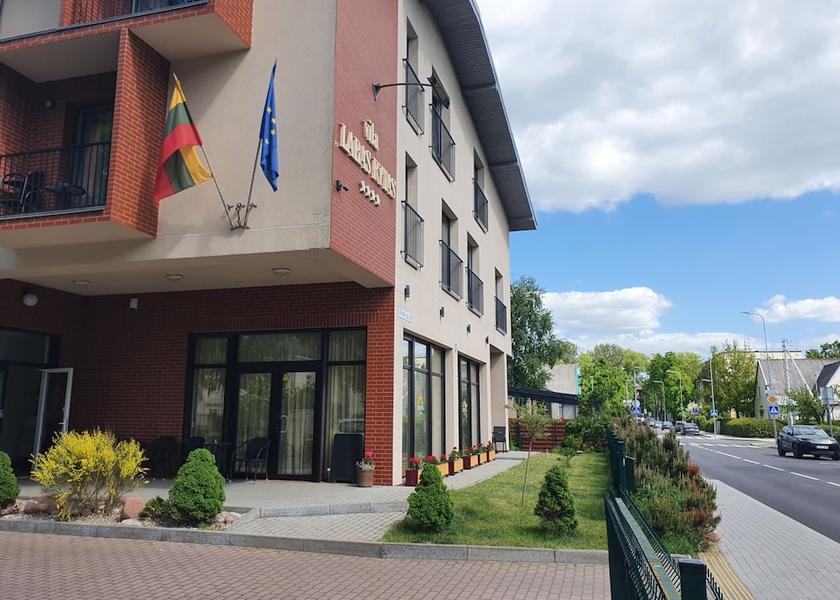  Palanga Exterior Detail