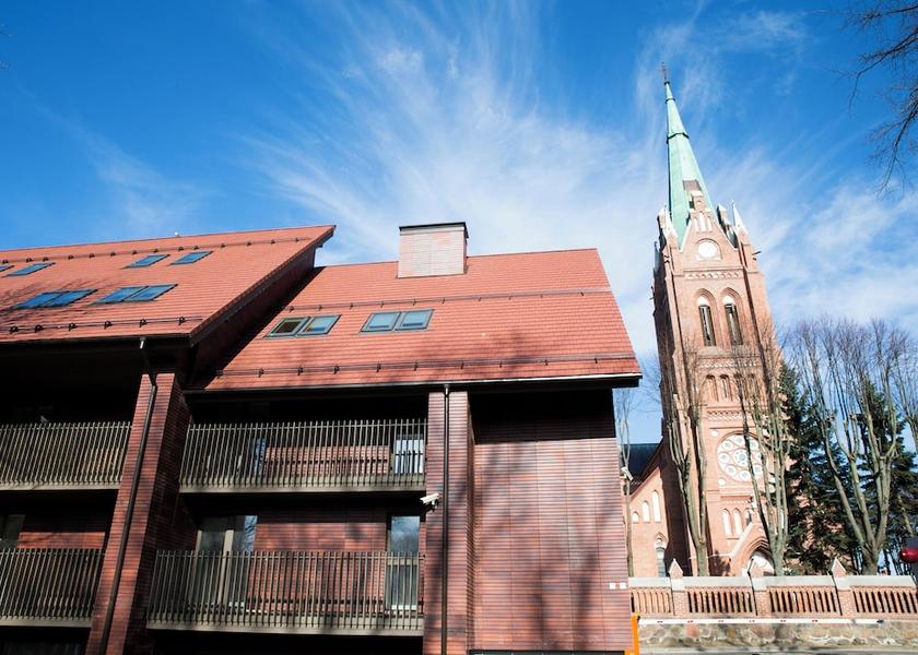  Palanga Exterior Detail